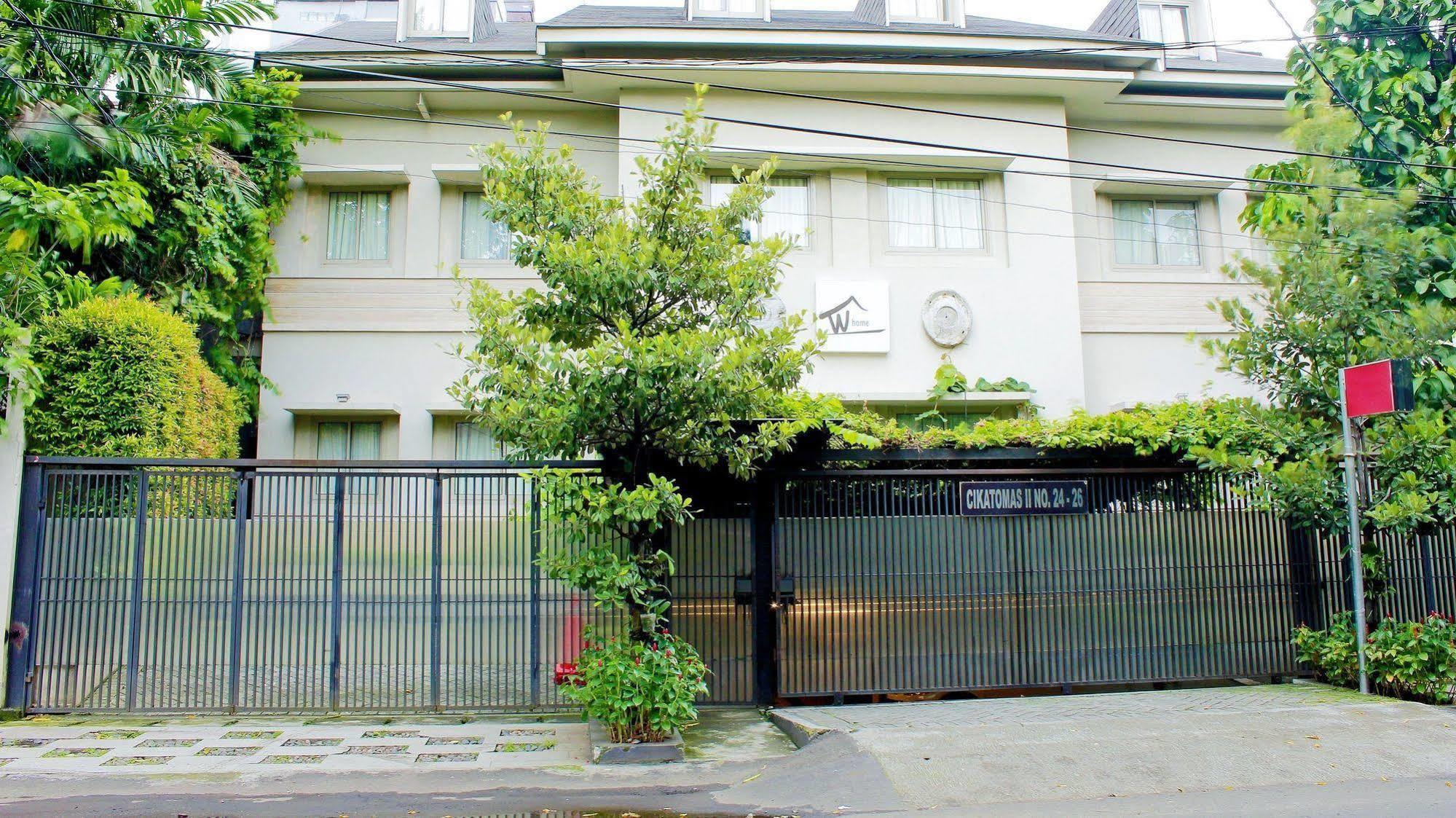 W Home Cikatomas Jakarta Exteriér fotografie