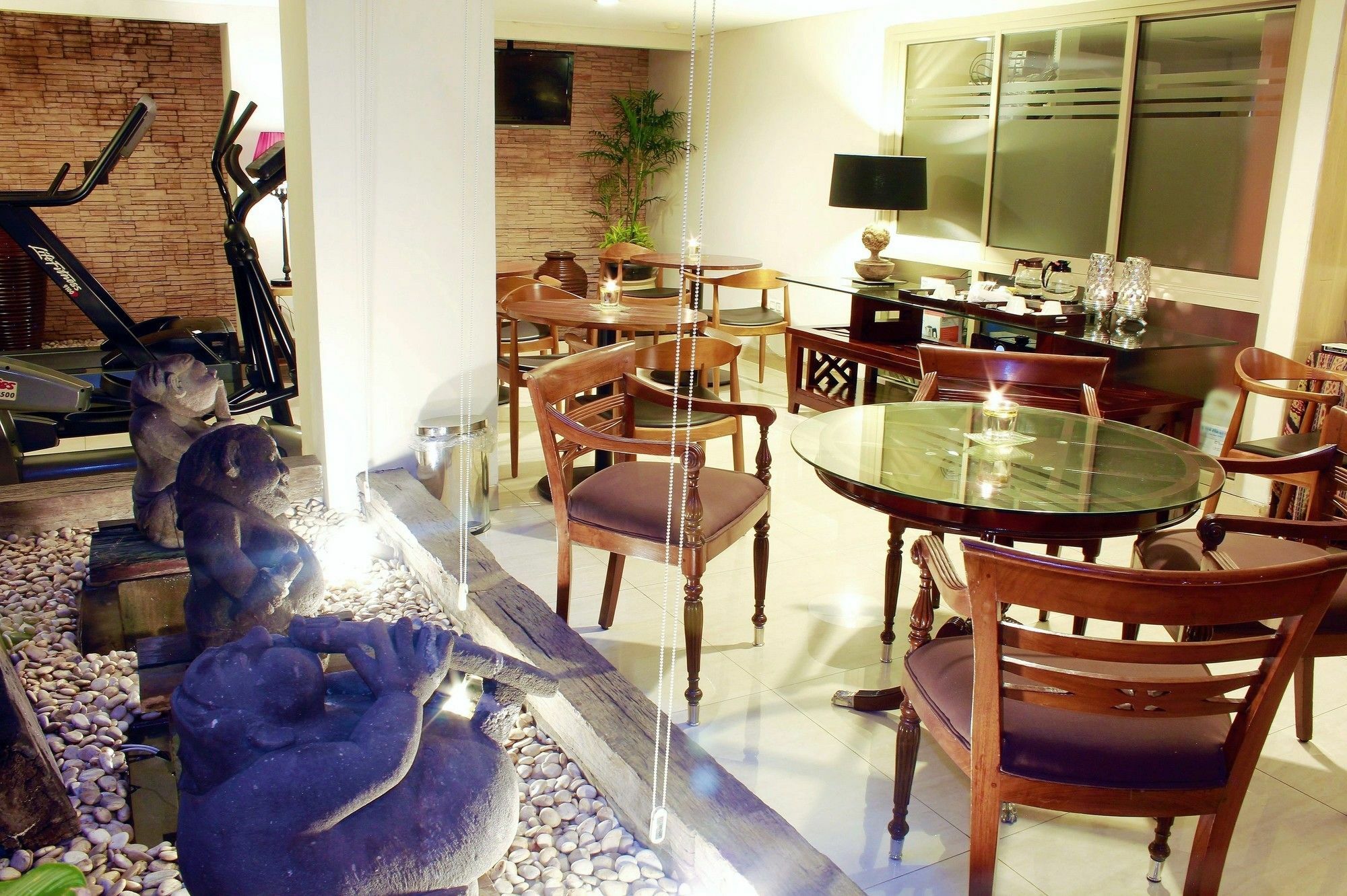 W Home Cikatomas Jakarta Exteriér fotografie