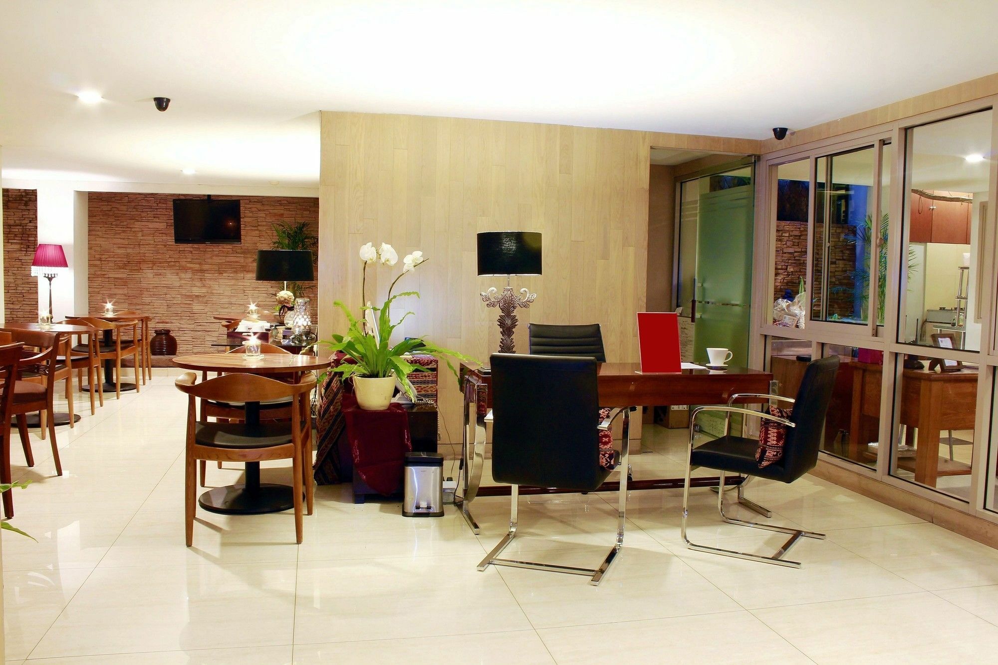 W Home Cikatomas Jakarta Exteriér fotografie