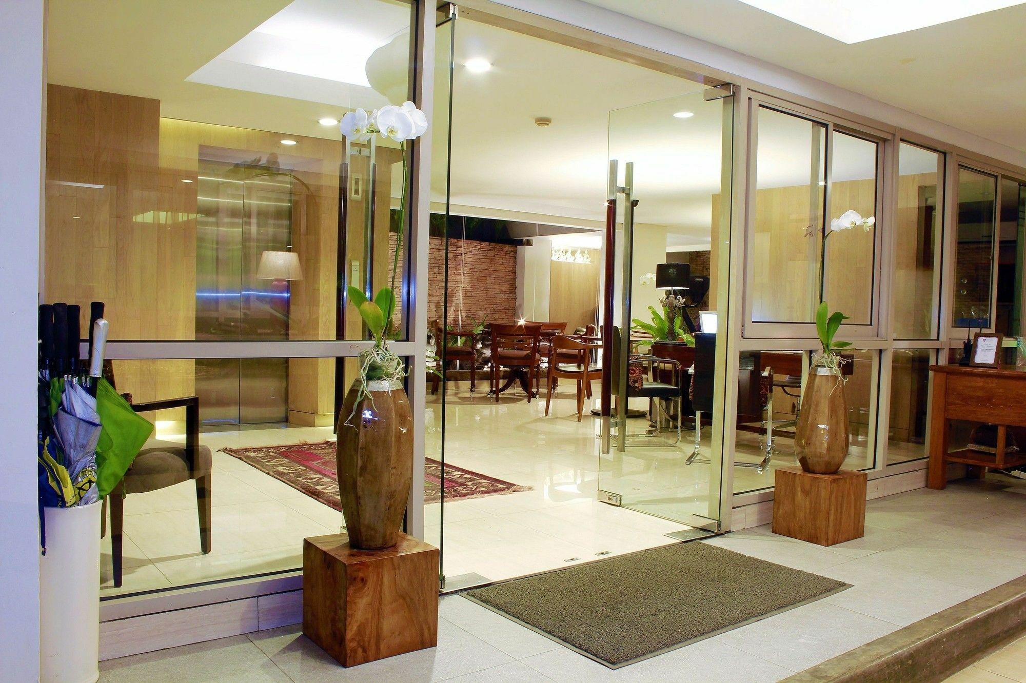W Home Cikatomas Jakarta Exteriér fotografie