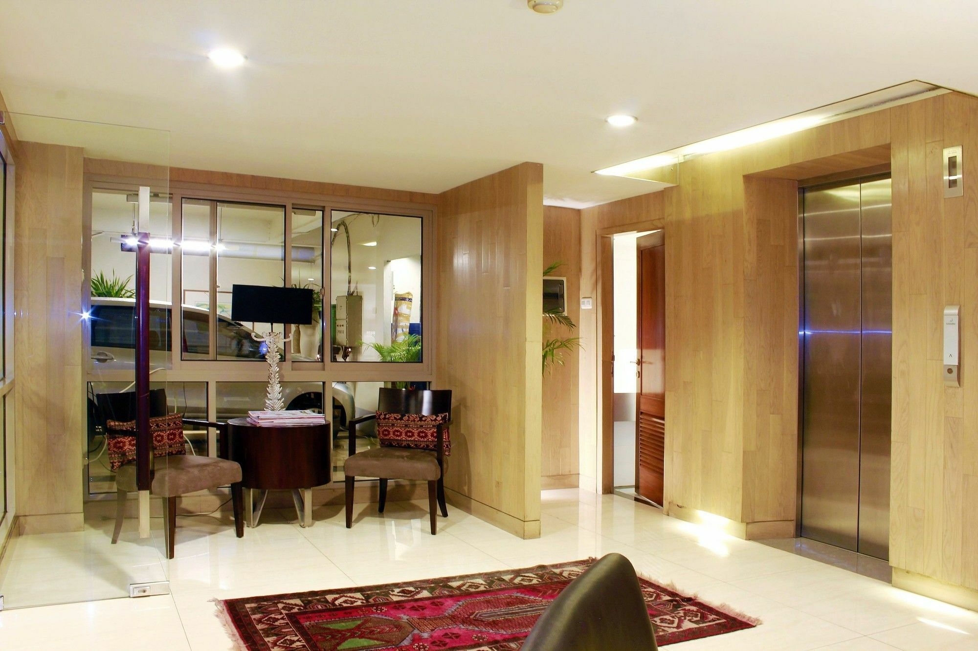 W Home Cikatomas Jakarta Exteriér fotografie